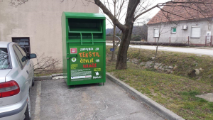 Zbiralnik za rabljena oblačila, tekstil in čevlje 2
