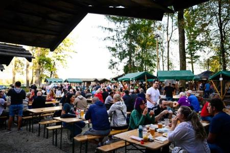 obcina_hoce_slivnica_oktoberfest_2023_pivola_MP76130_pigac_si
