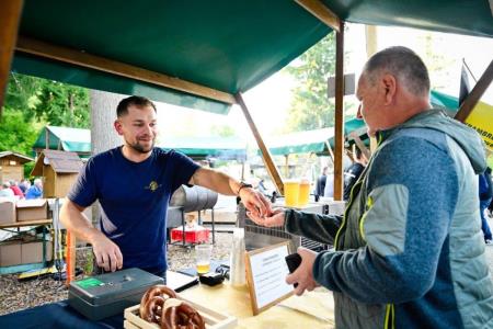 obcina_hoce_slivnica_oktoberfest_2023_pivola_MP76212_pigac_si