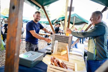 obcina_hoce_slivnica_oktoberfest_2023_pivola_MP76220_pigac_si