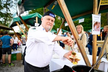 obcina_hoce_slivnica_oktoberfest_2023_pivola_MP76416_pigac_si