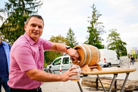 obcina_hoce_slivnica_oktoberfest_2023_pivola_MP76511_pigac_si