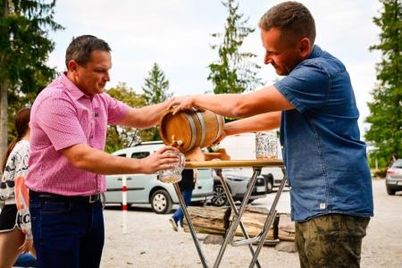 obcina_hoce_slivnica_oktoberfest_2023_pivola_MP76536_pigac_si