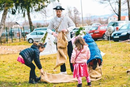 obcina_hoce_slivnica_pustovanje_pivola_2024_02_10_MP73710_pigac_si