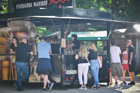 obcina_hoce_slivnica_beer_burger_2024_05_26_MP78131_pigac_si