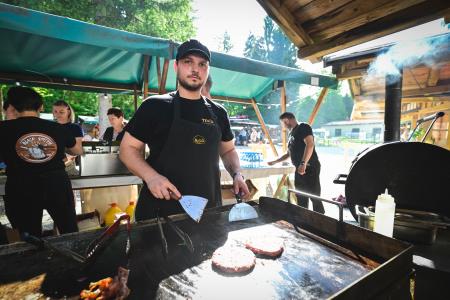 obcina_hoce_slivnica_beer_burger_2024_05_26_MP78154_pigac_si