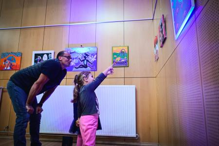 obcina_hoce_slivnica_razstava_lutkovna_predstava_kd_hoce_2024_09_24_MP74446_foto_pigac_si