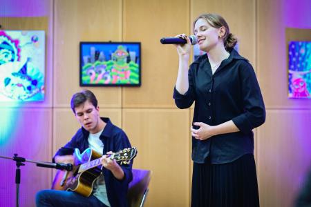 obcina_hoce_slivnica_razstava_lutkovna_predstava_kd_hoce_2024_09_24_MP74523_foto_pigac_si